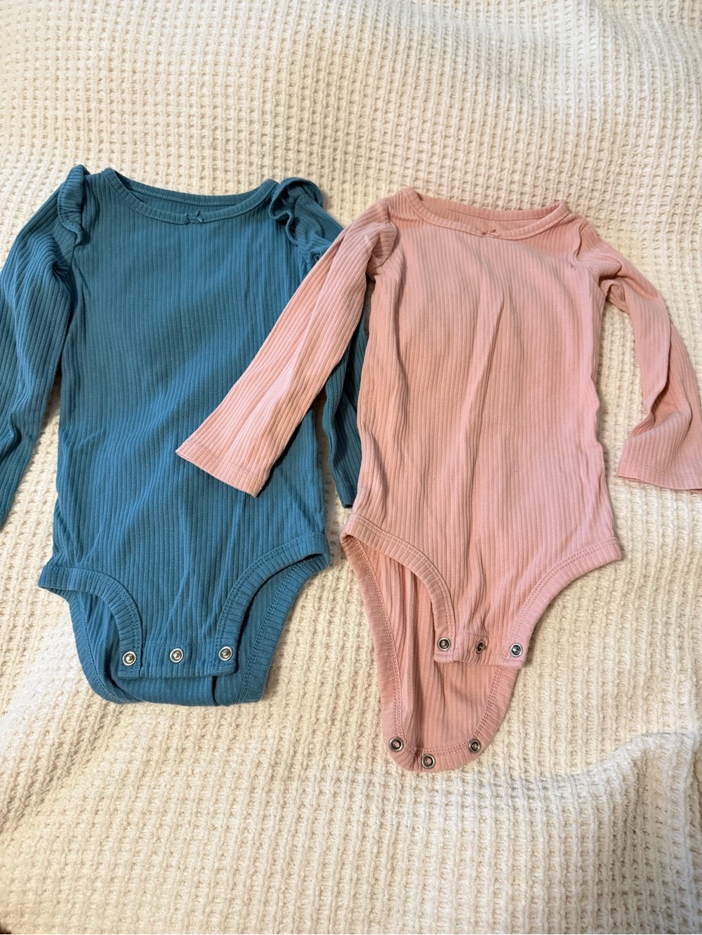 Kids Ribbed Long-Sleeve One-Piece Bodysuit in Teal and Dusty Pink